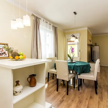 Apartment Apartman Maxim *